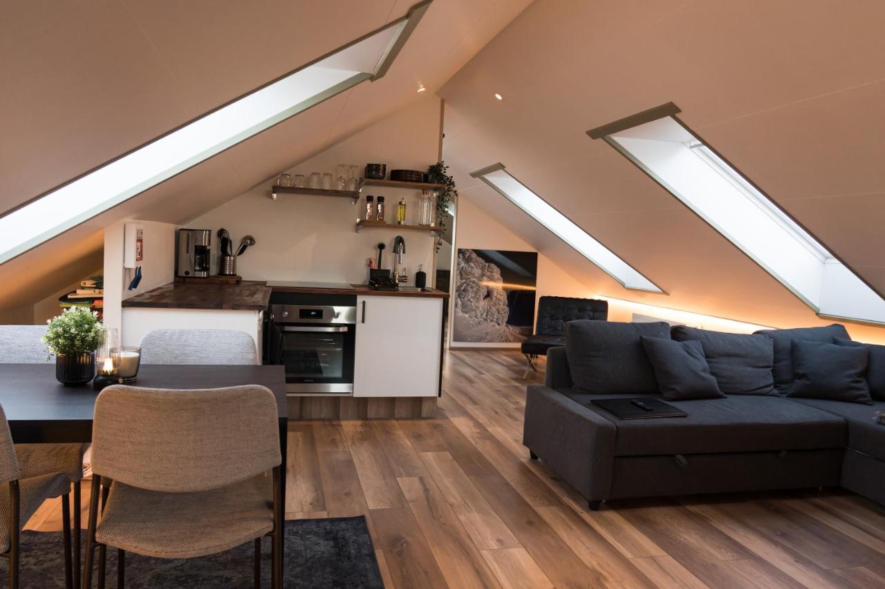 Scenic Penthouse - Ocean View & Skylight Windows Apartman Siglufjordur Kültér fotó