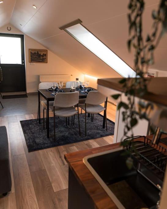 Scenic Penthouse - Ocean View & Skylight Windows Apartman Siglufjordur Kültér fotó