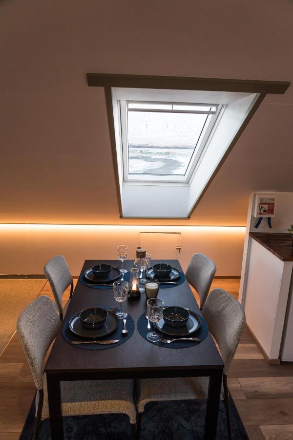 Scenic Penthouse - Ocean View & Skylight Windows Apartman Siglufjordur Kültér fotó